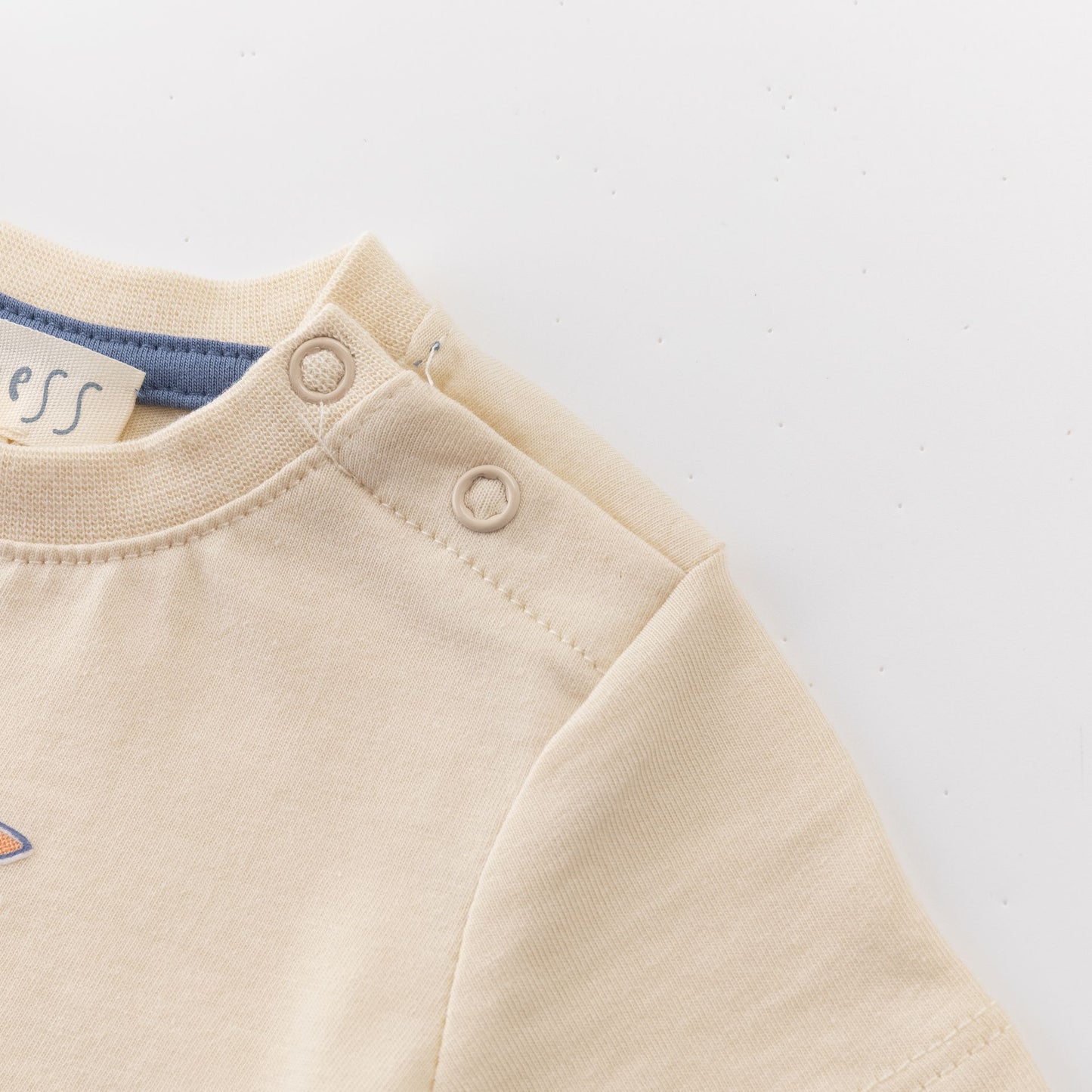 T-shirt bandierine crema baby I NEWNESS