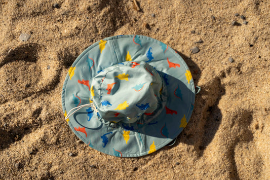 Cappellino da sole bambino con dinosauri UV50+ | MIELA KIDS