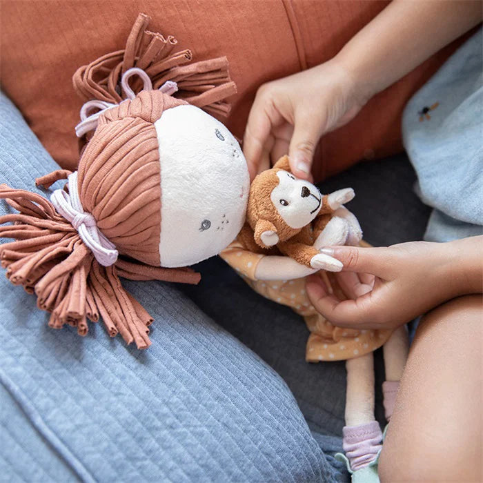 Bambola morbida Sophia con scimmietta 35 cm | Little Dutch