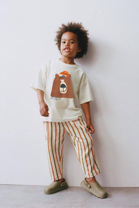 Completo t-shirt orsetto e pantaloni leggeri a righe