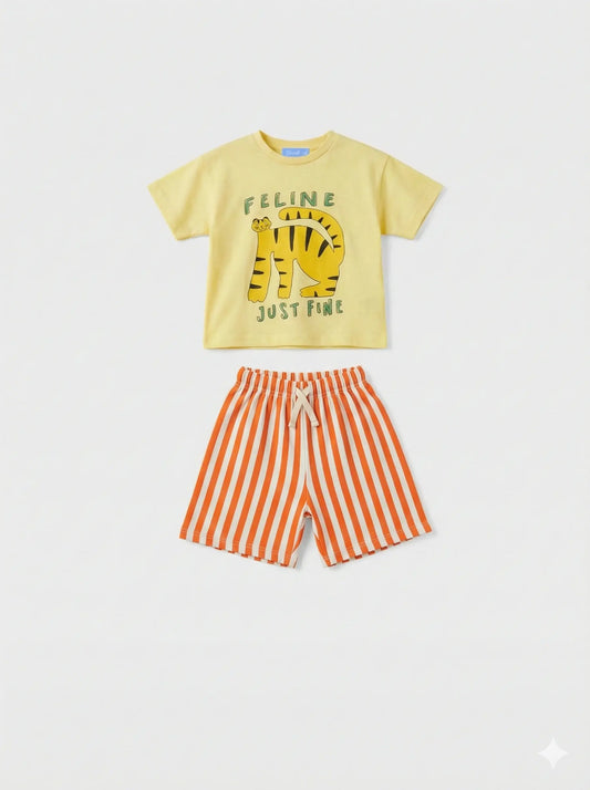 Completo t-shirt tigre gialla e shorts righe