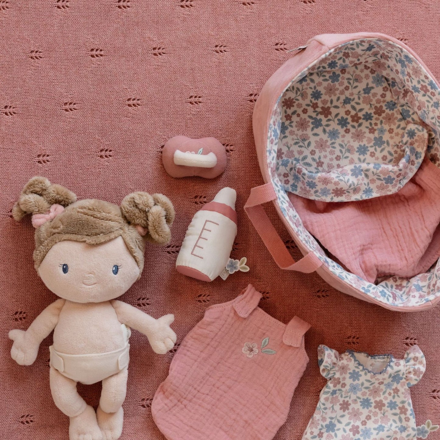 Set bambola morbida Rosa con accessori | Little Dutch
