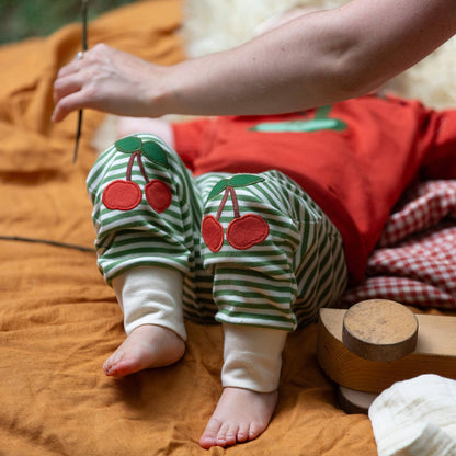 Pantaloni morbidi ciliegia in cotone biologico – Little Green Radicals